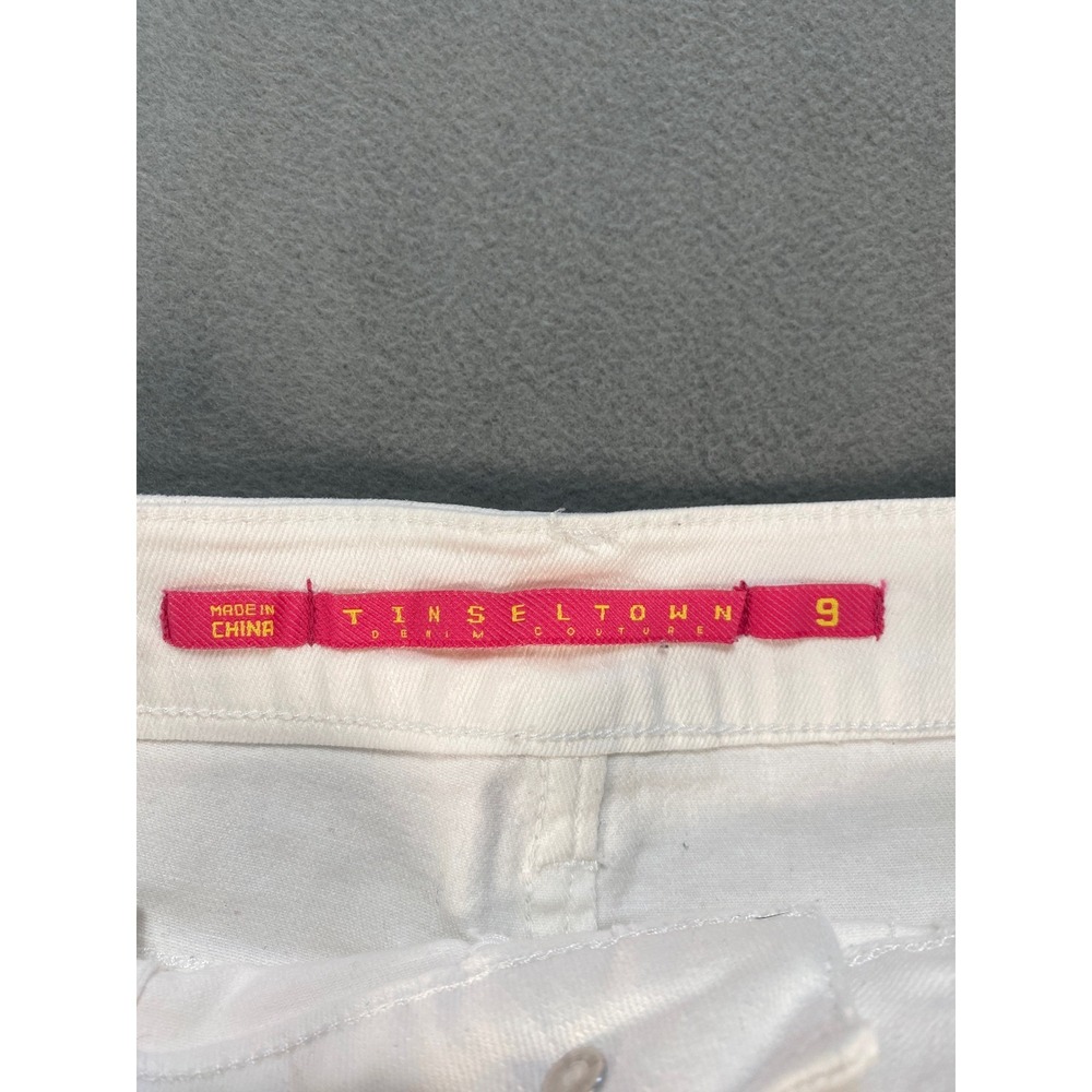 Tinseltown White‎ Denim Shorts Frayed Hem Rhinestone Accents Size 9 Womens - Picture 2 of 8